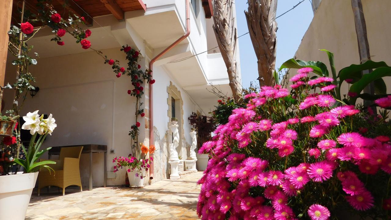 Villa Raggio Di Sole Parcheggio Privato 切萨雷奥港 外观 照片